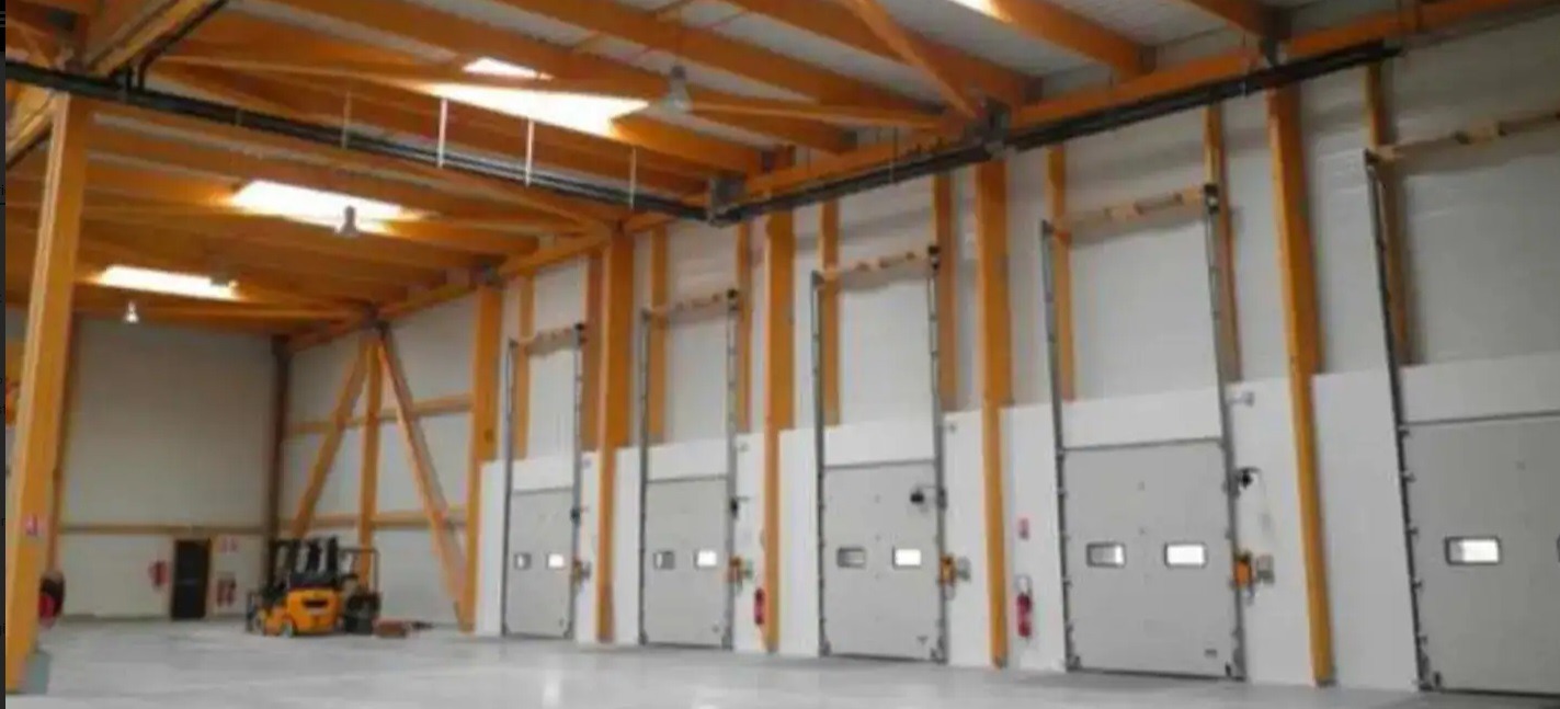 LOCATION ENTREPOT/ACTIVITES/BUREAUX 3 374 m²