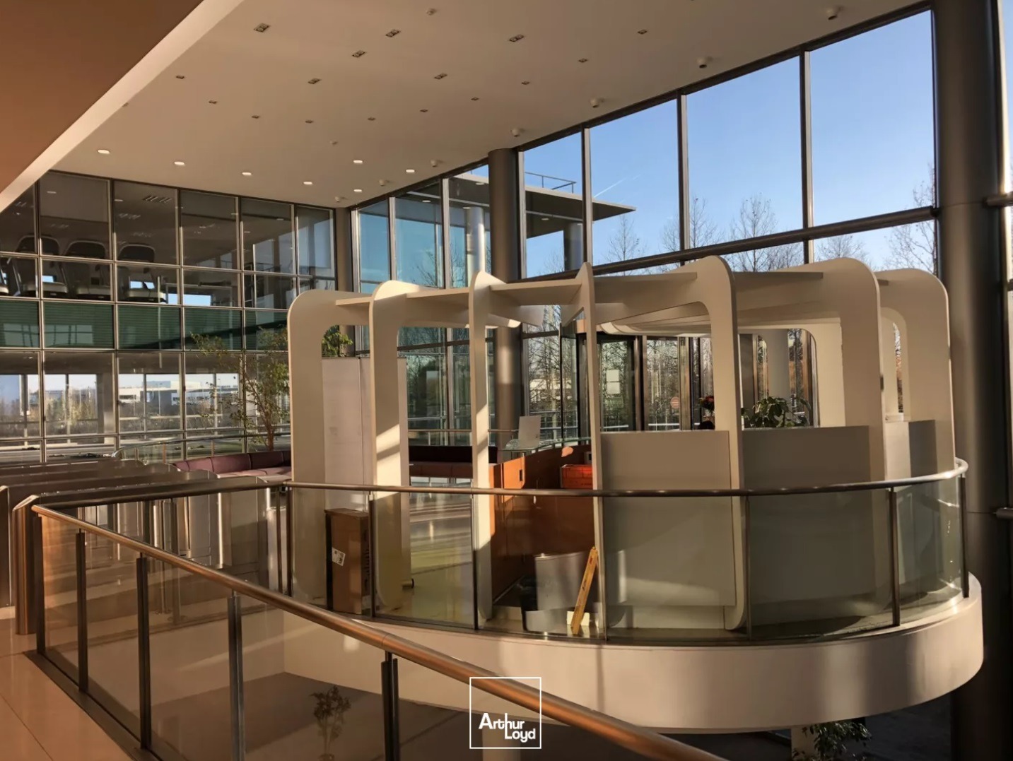 LOCATION BUREAUX 675 m²