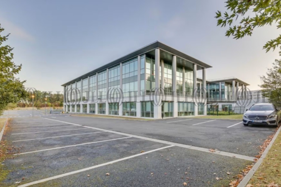 LOCATION BUREAUX 639 m²