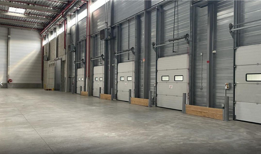 LOCATION  ENTREPOT 19647 m²