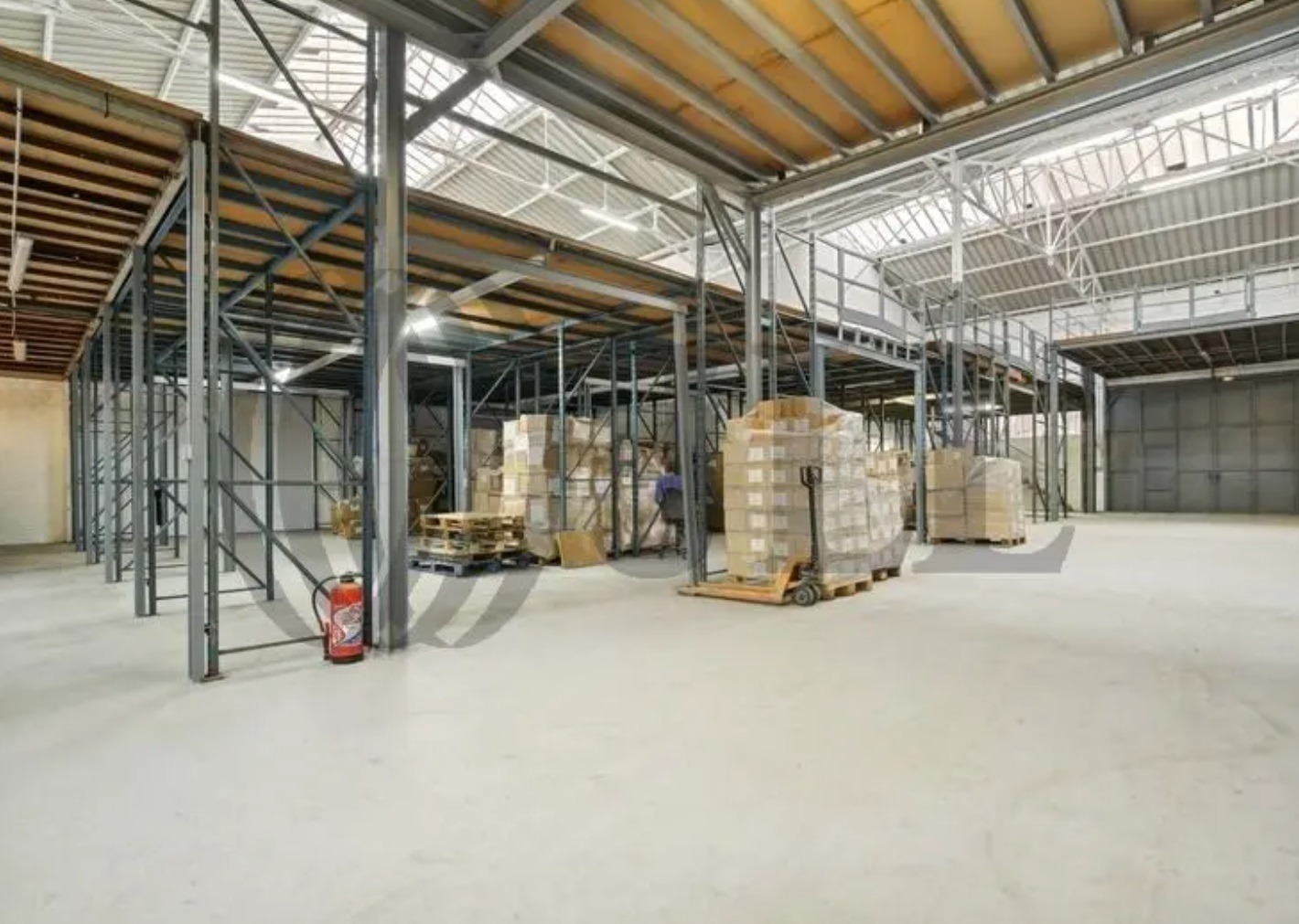VENTE ACTIVITES/ENTREPOT 2012 m²