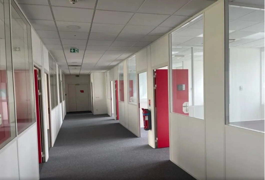 LOCATION BUREAUX 4431 m²