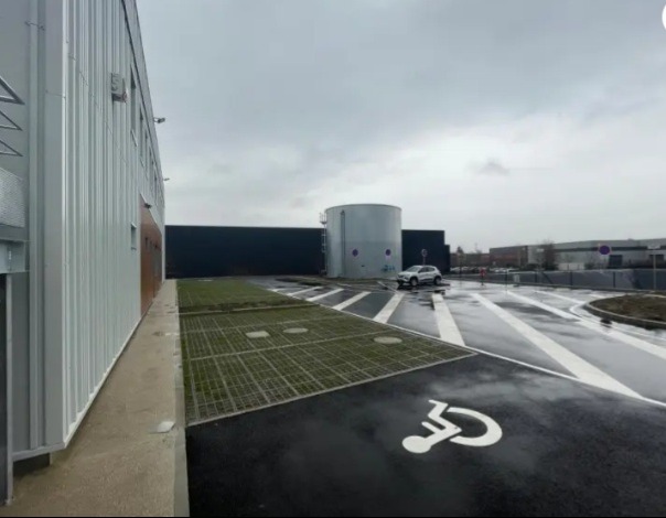 LOCATION ACTIVITES/ENTREPOT/BUREAUX 1542 m²