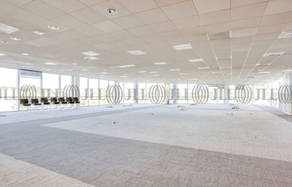 LOCATION BUREAUX 639 m²