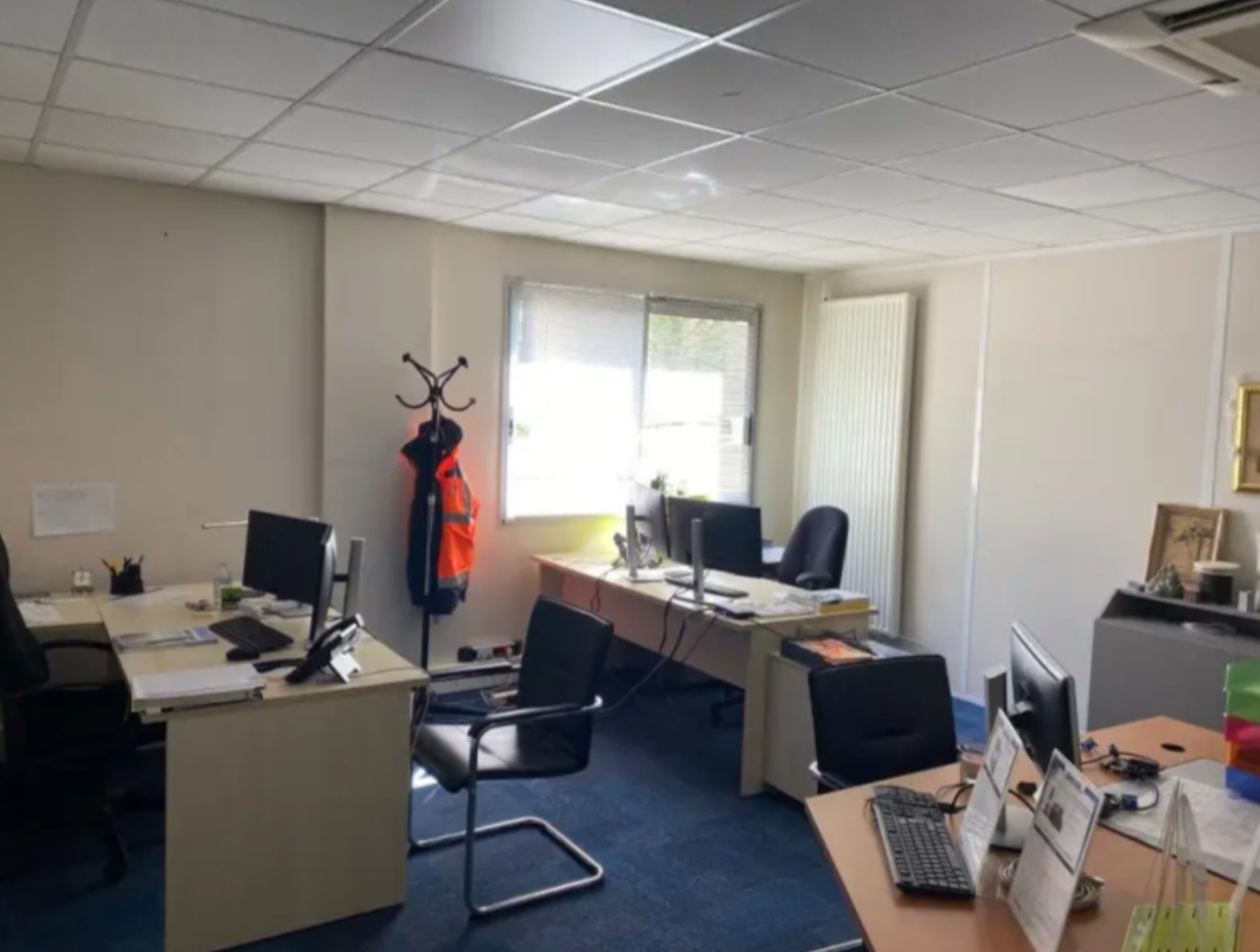 VENTE ACTIVITES/ENTREPOTS 1467 m²