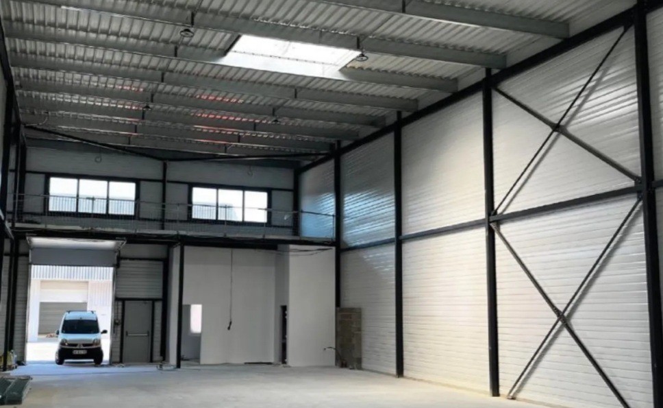 VENTE ACTIVITES/BUREAUX 10719 m²