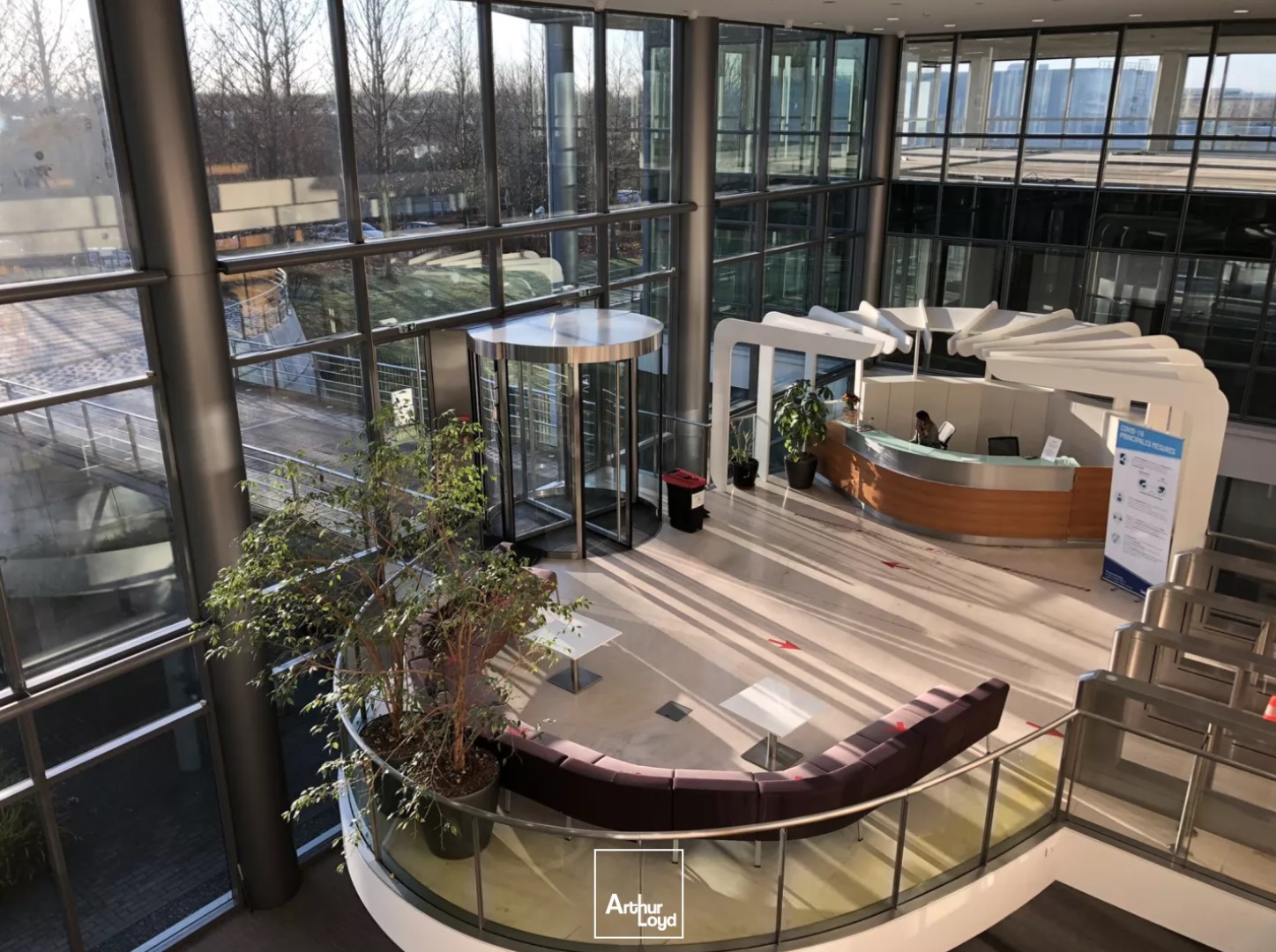 LOCATION BUREAUX 675 m²