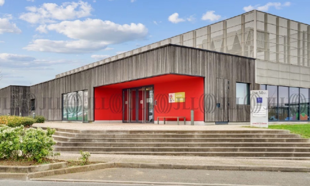 LOCATION BUREAUX 35000 m²