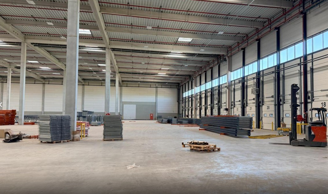 LOCATION ENTREPOT LOGISTIQUE/BUREAUX 25137 m²