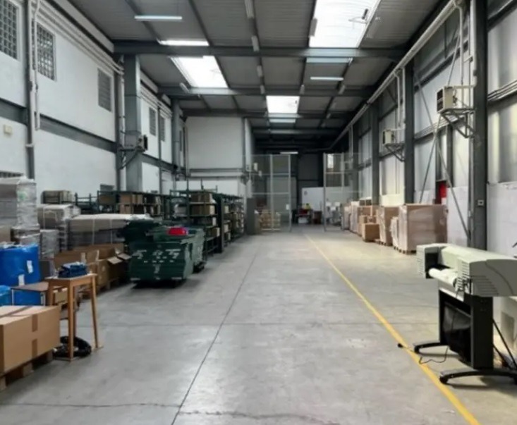 LOCATION/VENTE ACTIVITES/ENTREPOT/BUREAUX 3100 m²