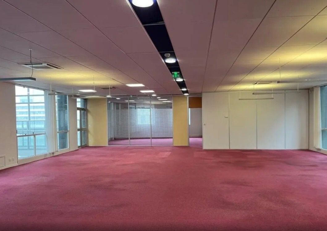 LOCATION BUREAUX 4431 m²