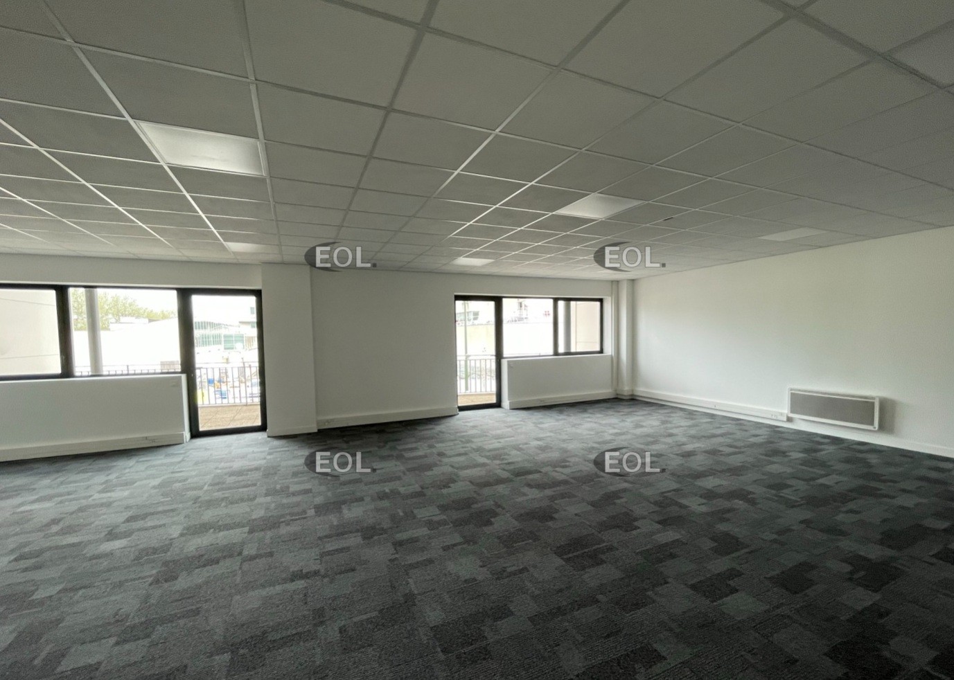LOCATION ACTIVITES/BUREAUX 503 m²