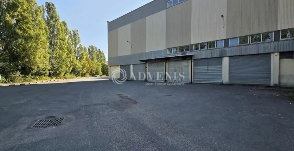 LOCATION ACTIVITES/ENTREPOTS 3550 m²