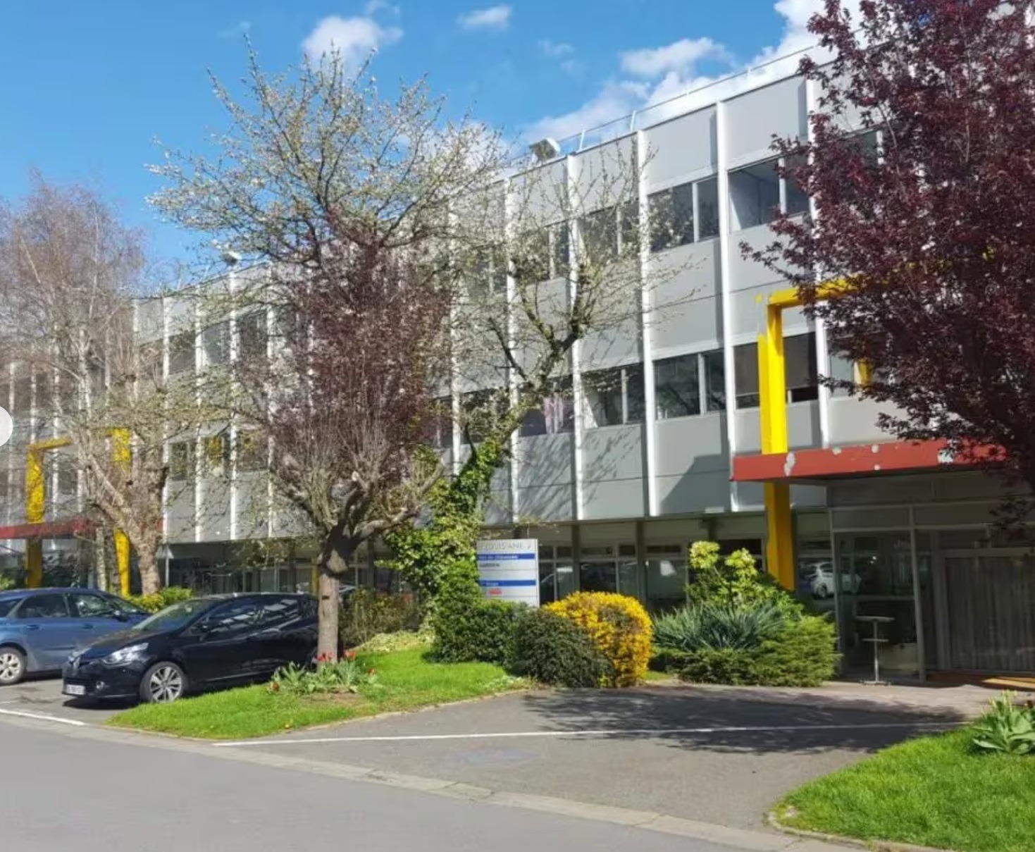 LOCATION BUREAUX 648 m²