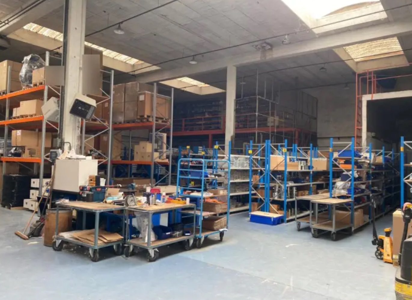 VENTE ACTIVITES/ENTREPOTS 1467 m²