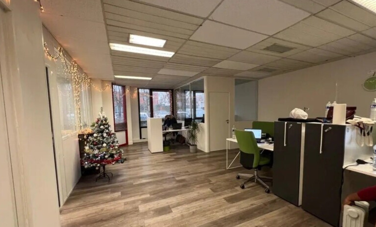 LOCATION BUREAUX 183 m²