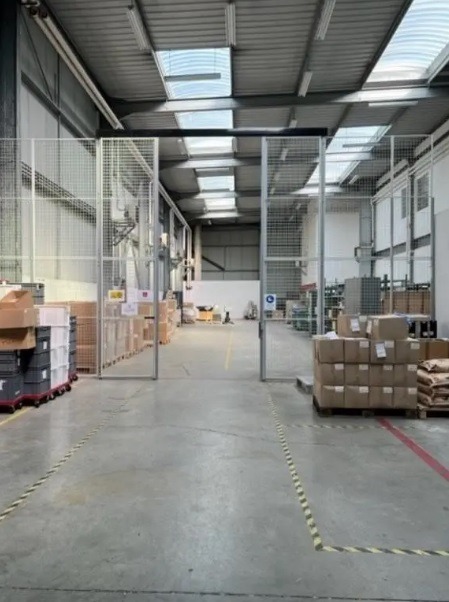 LOCATION/VENTE ACTIVITES/ENTREPOT/BUREAUX 3100 m²