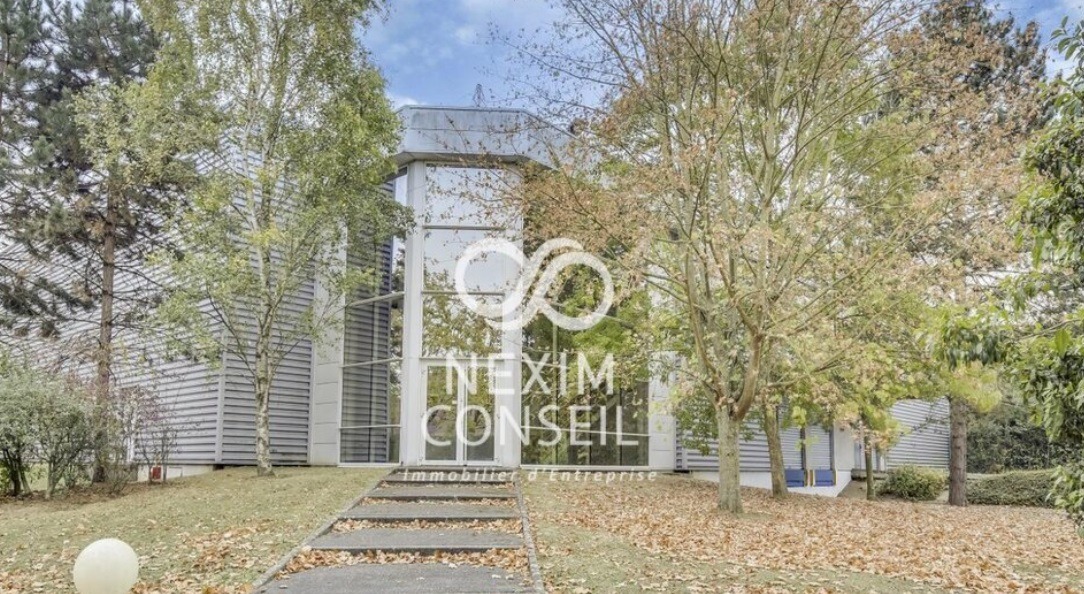 LOCATION ACTIVITES/BUREAUX 2500 m²